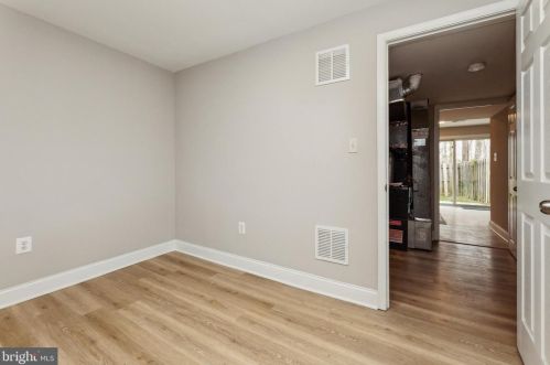 3442 Beale Ct, Woodbridge VA  22193-1702 exterior