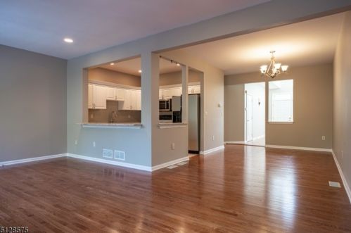 143 Springhill Dr, Greystone Park, NJ 07950-1175