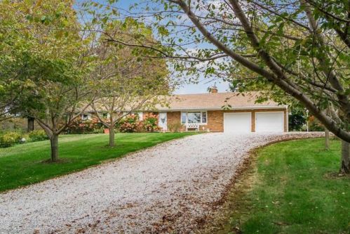 4900 Pickerington Rd, Carroll, OH 43112-9559