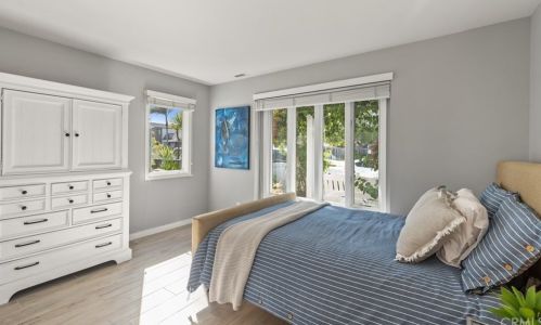 226 9 St, Huntington Beach CA 92648-4635 exterior