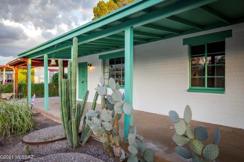 1026 Simmons St, Tucson, AZ 85705-2564