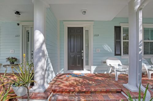 1209 Dakota Dr, Jupiter, FL 33458-8406