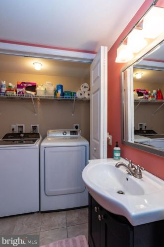 20 Deep Holw Ln, Lancaster PA  17603-7416 exterior