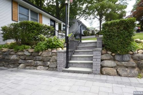 69 Mcnomee St, Oakland NJ  07436-2608 exterior