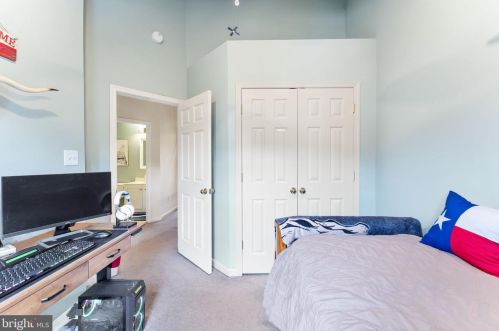 6352 Cullen Pl, Haymarket VA  20169-5400 exterior