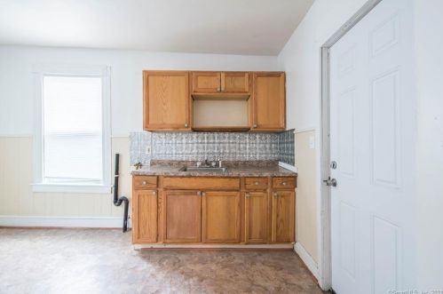 29 Tremont St, New Britain, CT 06051-1114