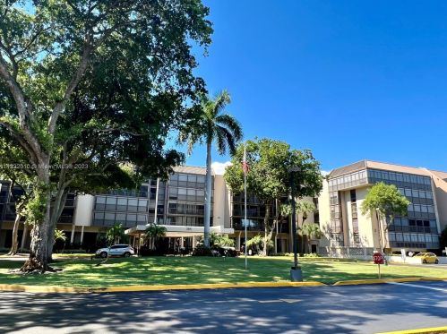 2806 46th Ave, Hollywood FL  33021-2928 exterior