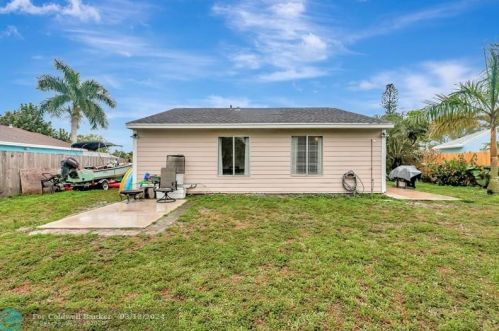 10579 Bobbie Ln, West Palm Beach FL  33411-3042 exterior