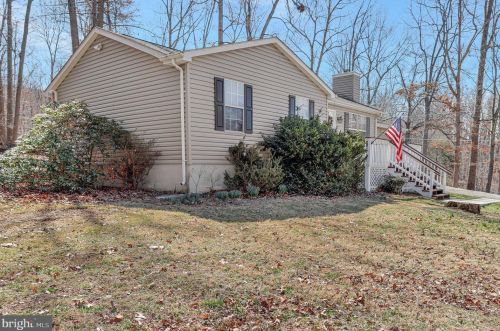 25 Revenoor Rd, Harpers Ferry, WV 25425-5571