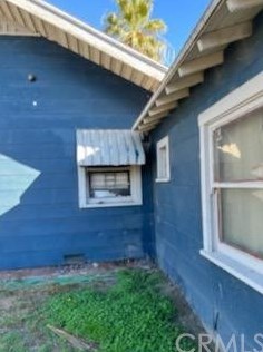1071 10th St, San Bernardino, CA 92411-2352