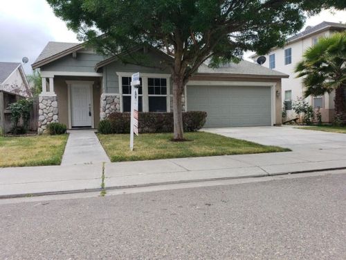 2326 Bungalow Ct, Riverbank, CA 95367-9516