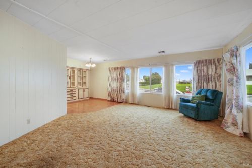 14 Bel Air Cir, Fairfield CA  94533-2811 exterior