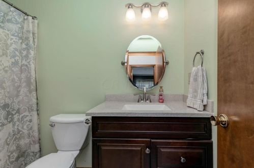 138 Cavalcade Ln, Pataskala OH  43062-9544 exterior