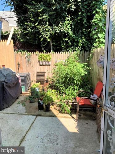 2210 Coral St, Philadelphia PA  19125-1512 exterior