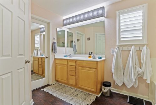 17716 Almond Orchard Way, Lathrop CA  95330-9374 exterior