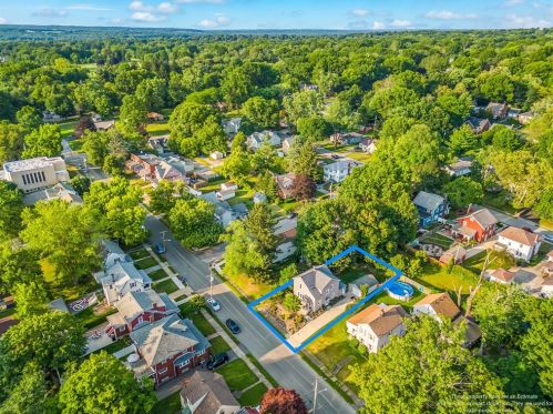 312 Euclid Ave, Hermitage, PA 16146-3439