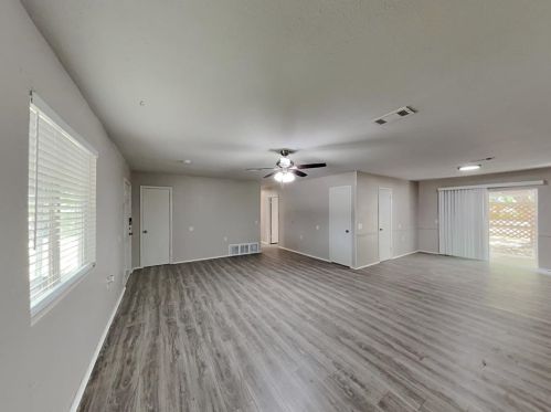 3033 Baskin Dr, Lancaster TX  75134-1937 exterior