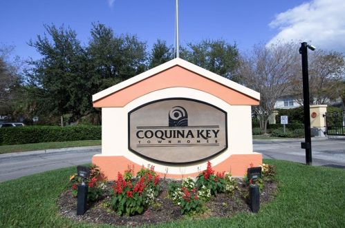 3865 Island Way, Saint Petersburg FL  33705-6449 exterior