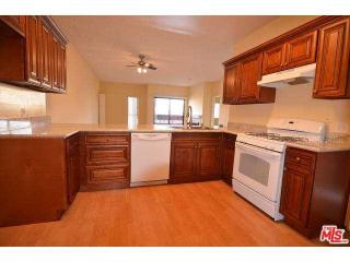 970 Kingsley Dr, Los Angeles CA 90006-1297 exterior