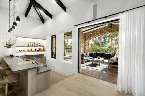 12 Clancy Ln, Rancho Mirage CA  92270-4501 exterior