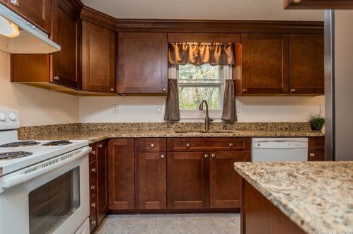 34 Juniper Ln, Norwich CT  06351-9119 exterior