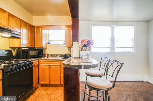 6503 Guyer Ave, Philadelphia PA 19142-2808 exterior