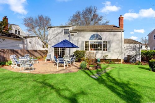 23 Skyview Pl, Huntington Station, NY 11747-1529