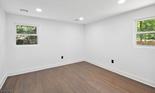 65 Old Stirling Rd, Warren NJ 07059-5810 exterior