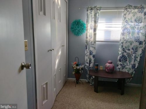 4 Oak Dr, Erial NJ  08081-1808 exterior