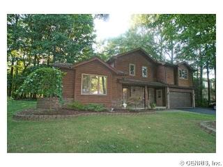209 Willowood Dr, Rochester, NY 14612-3228