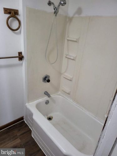 27 High St, North Newton, PA 17241-1125
