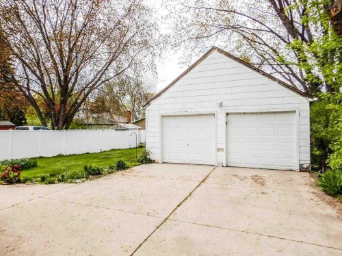 826 13th Ave, Green Bay, WI 54304-2522