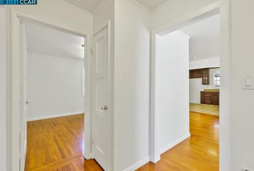 997 Hacienda Ave, San Lorenzo CA  94580-2856 exterior