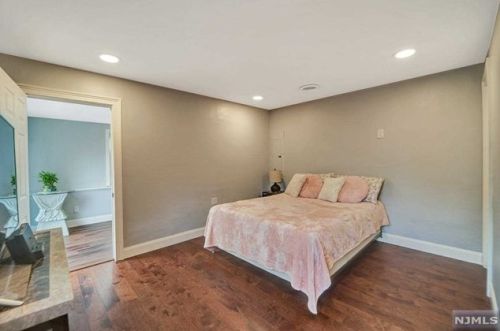 20 Highland Ave, West Milford NJ  07480-3855 exterior