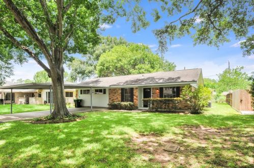 1806 Cypress Dr, Richmond TX  77469-4811 exterior