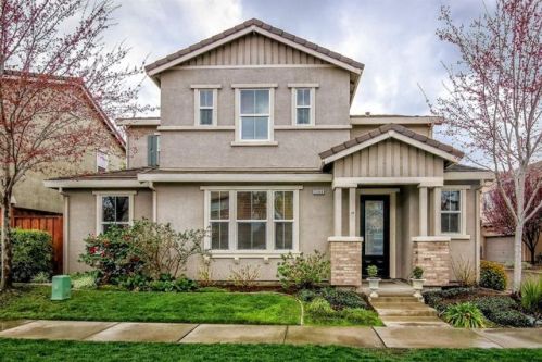 2560 Cottage Pointe Dr, Riverbank, CA 95367-9479