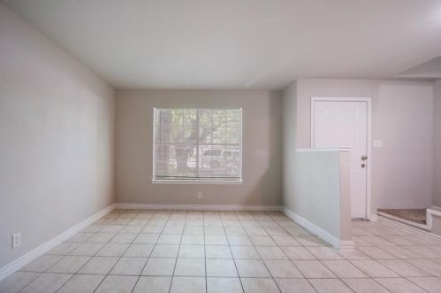 922 Riverside Dr, Fort Worth TX  76104-5526 exterior