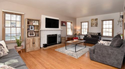 4401 35th St, Milwaukee, WI 53221-2118