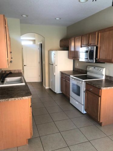 1920 High Springs Dr, Fort Pierce, FL 34952-8013