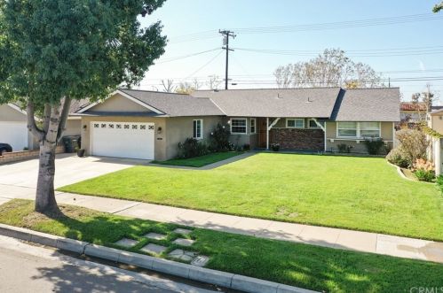 214 Greenway Ave, Orange, CA 92865-2634
