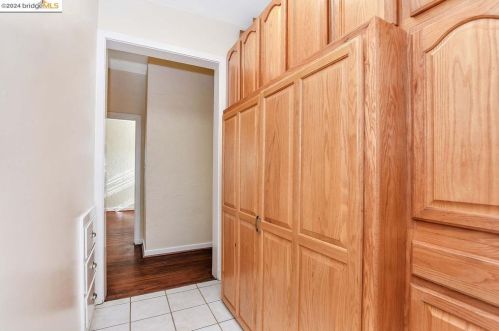 2 Sycamore Ct, West Pittsburg CA  94565-1633 exterior