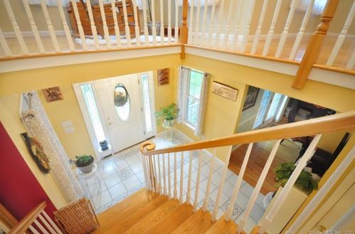 67 Steeplechase Dr, Manchester CT  06040-7066 exterior