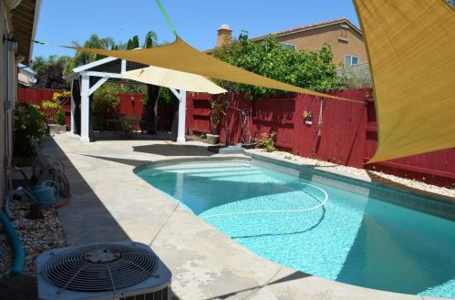 3128 Queens Gate Ln, Modesto CA  95355-8684 exterior