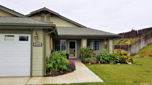 2205 Apion Ct, Lake Nacimiento, CA 93446-6317
