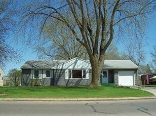 1061 9th Ave, Faribault, MN 55021-6841