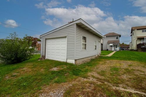 102 Mercer Ave, New Brighton, PA 15066-1137