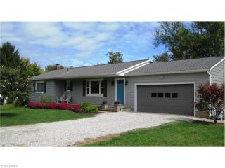 510 Overlook Dr, Easton, OH 44270-1061