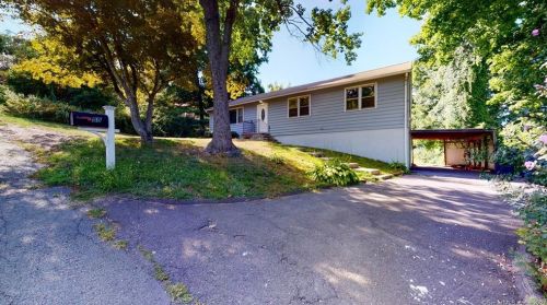 47 Blackberry Rd, Danbury, CT 06811-3814