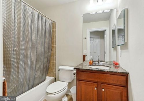 502 Red Raspberry Ter, Leesburg VA 20175-5427 exterior