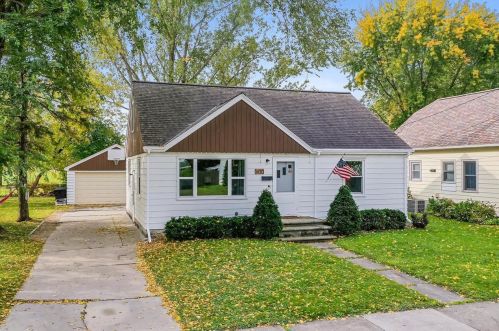 1430 Cass St, Green Bay, WI 54301-3321